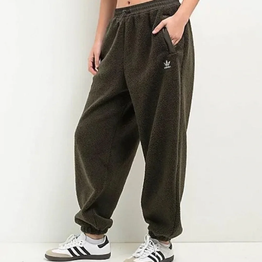 Adidas Teddy Fleece Velvet Olive Sweatpants - Picture 14 of 16